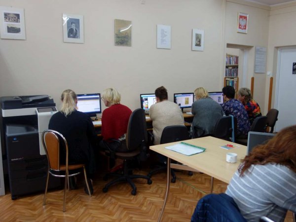 Polska cyfrowa – program realizowany w Gminnej Bibliotece.