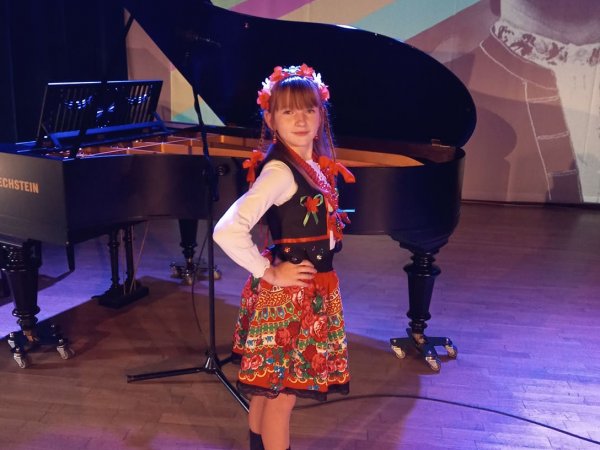 Uczennica z Malinówki - finalistką konkursu wokalnego