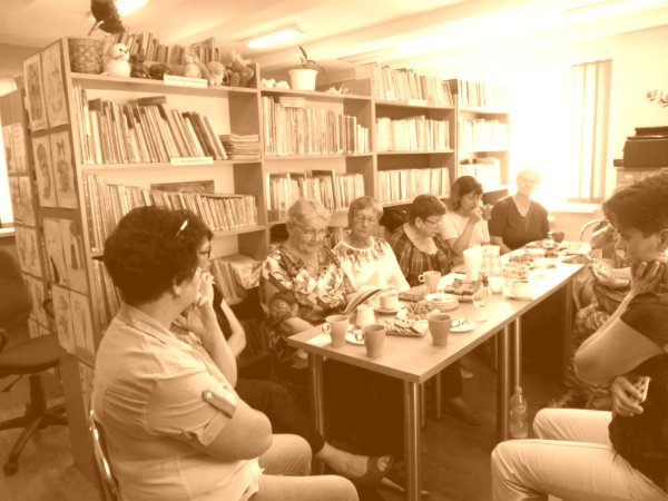 Dyskusyjny Klub Książki - Anna Onichimowska "Zupa z gwoździa"