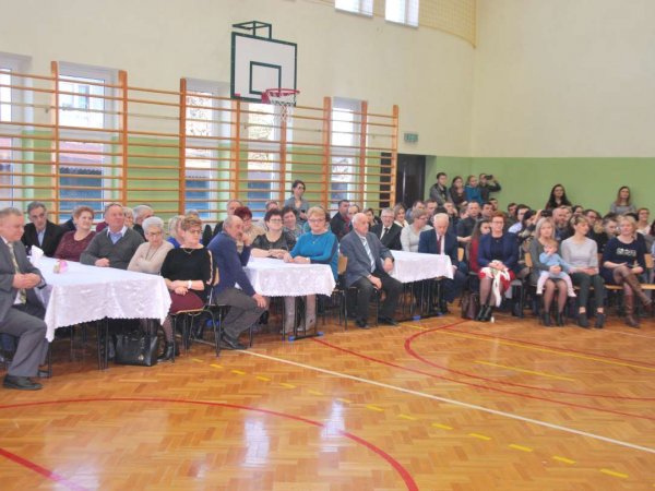 Dzień Babci i Dziadka w Szkole Podstawowej w Trześniowie.