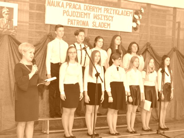 Uroczyste obchody Dnia Patrona Szkoły Podstawowej w Trześniowie