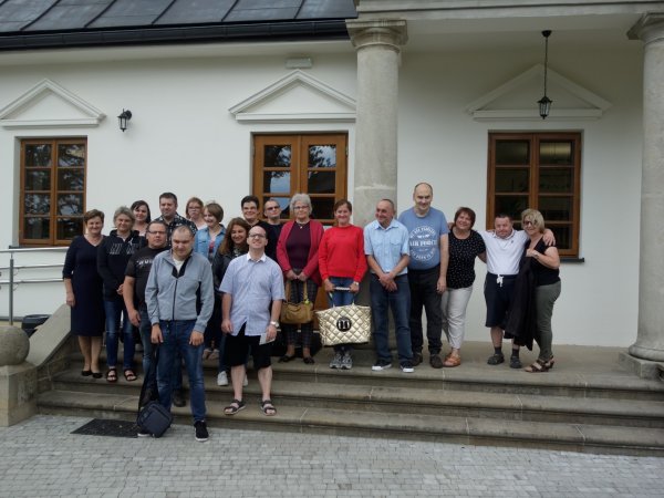 Wizyta uczestników WTZ w bibliotece