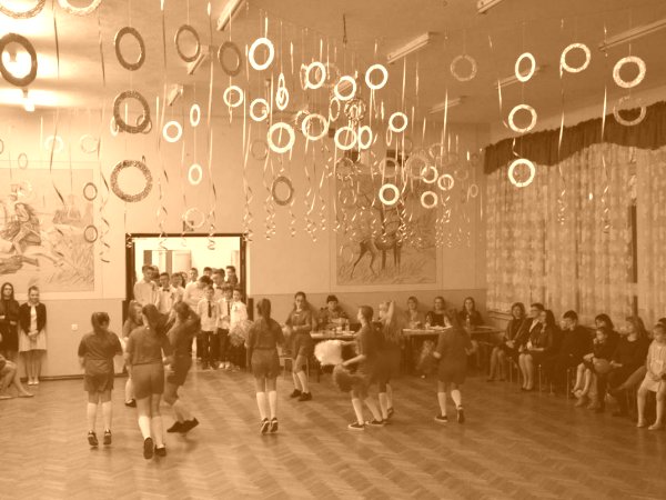 „Poloneza czas zacząć” - Zabawa Karnawałowa w Szkole Podstawowej w Jabłonicy Polskiej