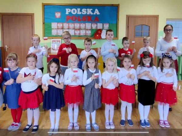 Święto Niepodległości w Przedszkolu w Haczowie i w Trześniowie