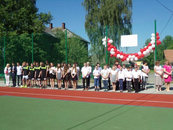 Relacja z otwarcia boiska wielofunkcyjnego - Zespół Szkół w Malinówce