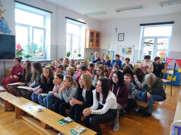 hdimga45335e0ef19d6c0115cb198a65b44.jpg