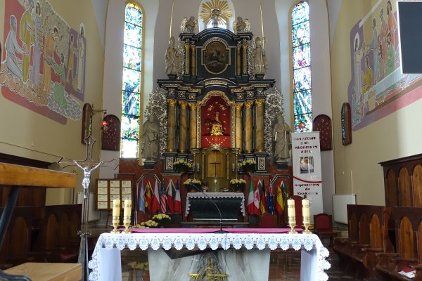 haczow-oltarz-nowy.jpg