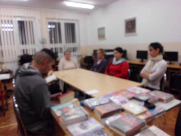 ZAPRZYJAŹNIJ SIĘ Z BIBLIOTEKĄ